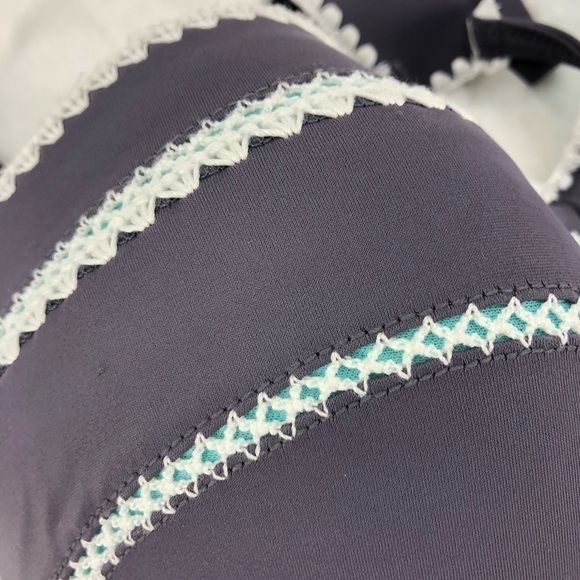 Shade & Shore Women's 34D Gray and Turquoise Top - Picture 5 of 16